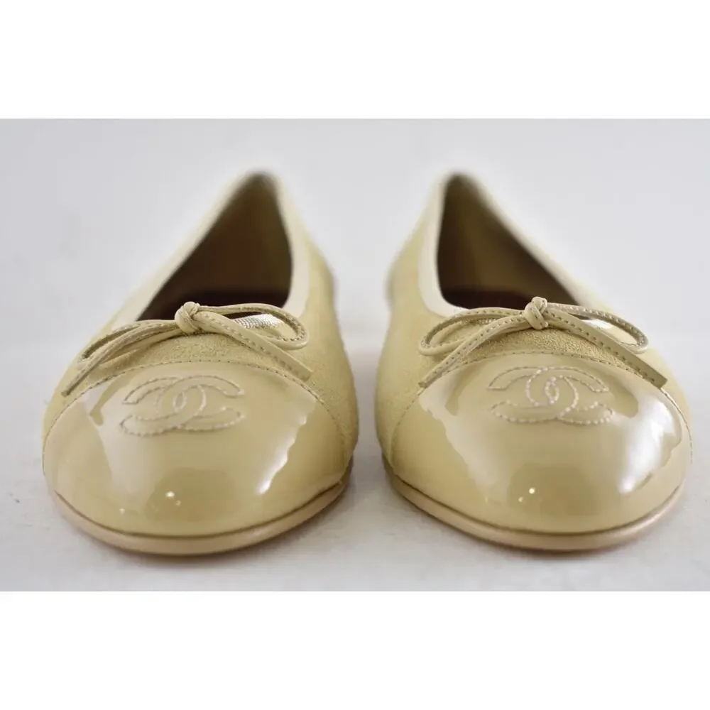 Chanel 26A Beige Suede Patent Leather CC Logo Bow Tie Ballet Ballerina Flat 39.5 - Picture 9 of 16